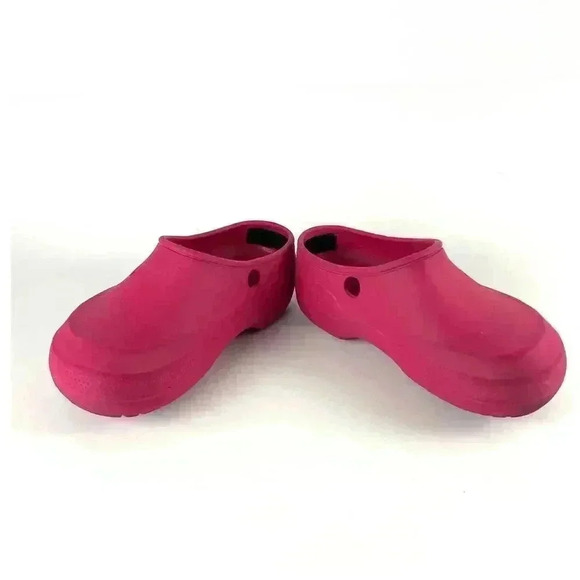 Crocs Pink Clogs Youth Sz J1 Big Kids Slip On - Picture 1 of 9